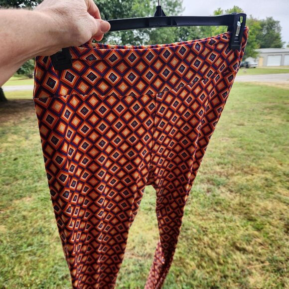 LuLaRoe Tall & Curvy Geometric Print Leggings Orange/Blue Polyester/Spandex Blen - Picture 5 of 5